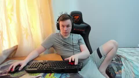 iliaskris online show from June 18, 11:04 am