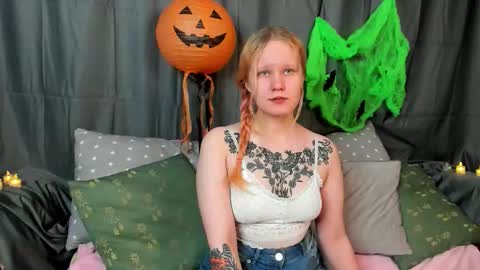 Annie online show from October 28, 3:18 am