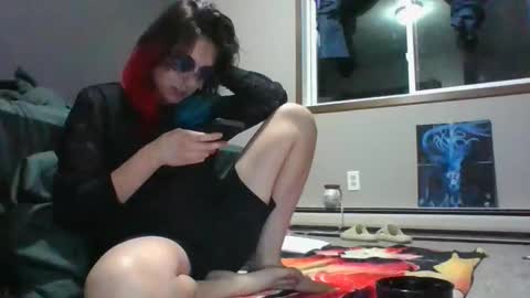 Lilly online show from April 27, 4:43 am