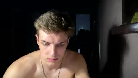 ilyahrr online show from April 1, 9:23 pm