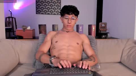 IM  THOMAS online show from February 5, 6:17 am
