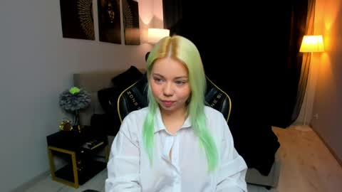 Roxy online show from March 15, 7:39 pm