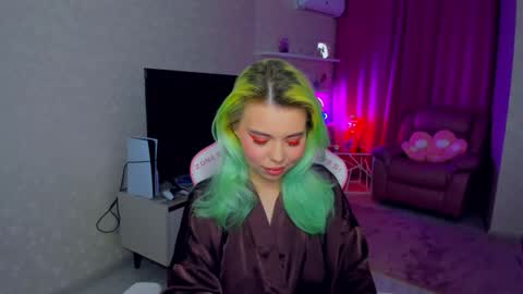 Roxy online show from November 12, 6:43 pm