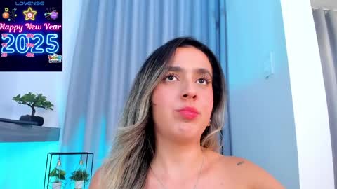 Snapshot of im_antonia chatting on January 20, 10:04 pm LUCY online show from January 20, 10:04 pm