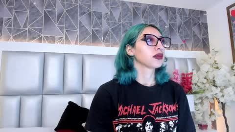  Im Gaia online show from February 26, 1:11 pm