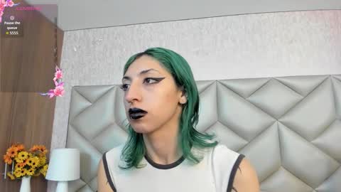  Im Gaia online show from December 3, 12:39 pm