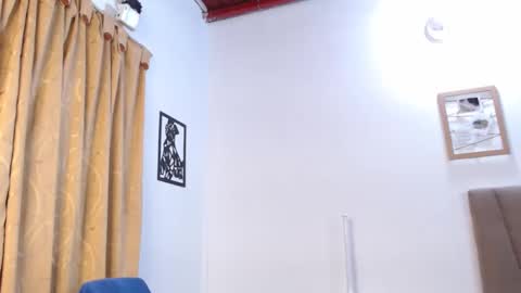 Snapshot of im_madissonwell chatting on March 2, 9:01 pm im madissonwell online show from March 2, 9:01 pm