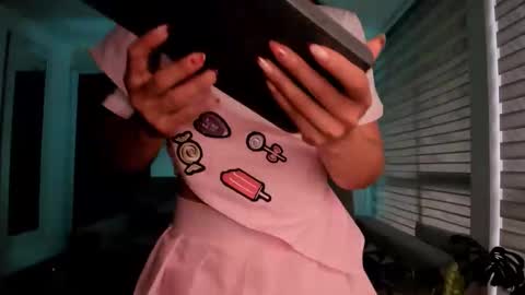 im_mariana online show from October 4, 6:28 pm