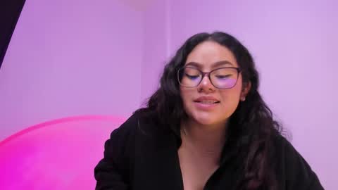 mei mei uwu online show from September 18, 9:52 pm