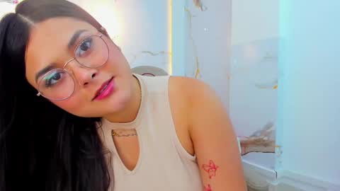 im mou  online show from February 25, 6:44 pm