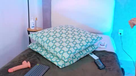 nova online show from October 18, 8:02 pm