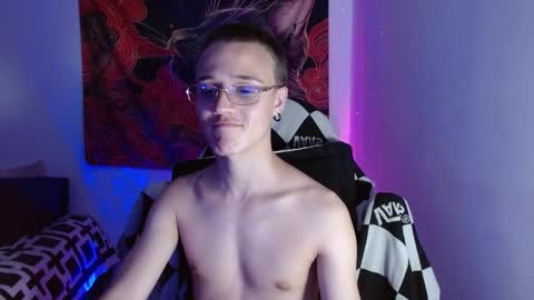 Oliver P online show from October 25, 12:00 am