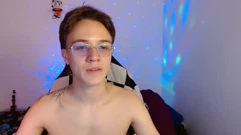Snapshot of im_oliverpark chatting on March 11, 11:37 pm Oliver P online show from March 11, 11:37 pm