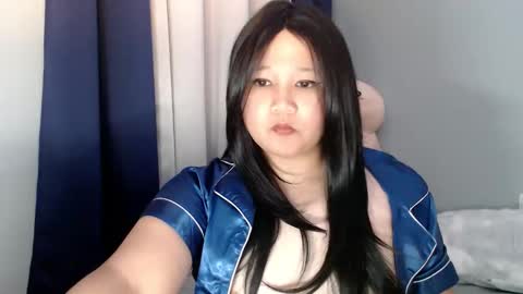 Snapshot of im_ur_cutiewife chatting on October 11, 5:23 am cherryl online show from October 11, 5:23 am