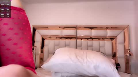 Snapshot of im_yours_01 chatting on March 8, 3:28 am daniella online show from March 8, 3:28 am