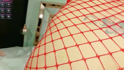 Snapshot of im_yours_01 chatting on October 30, 7:53 am daniella online show from October 30, 7:53 am