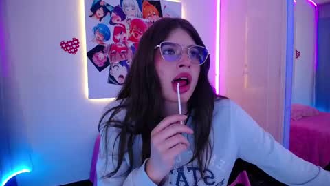 Chloe online show from September 13, 8:55 pm