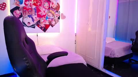 Chloe online show from October 17, 9:30 pm