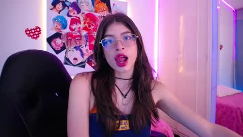 Chloe online show from October 22, 8:32 pm