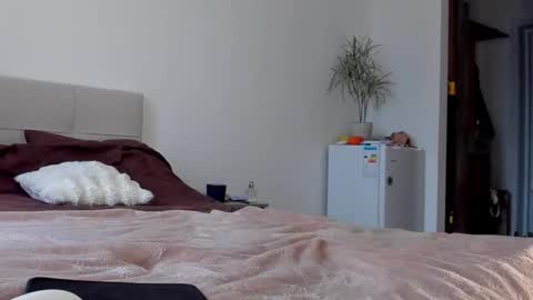 my name Imo  Fansly  online show from October 5, 2:53 am