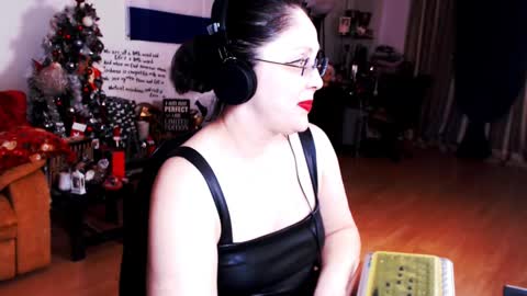 Empress online show from February 8, 2:04 am