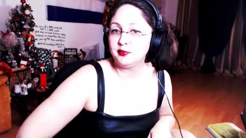 Empress online show from February 7, 1:47 am