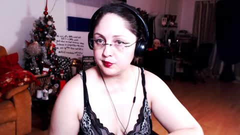 Empress online show from January 31, 8:12 pm