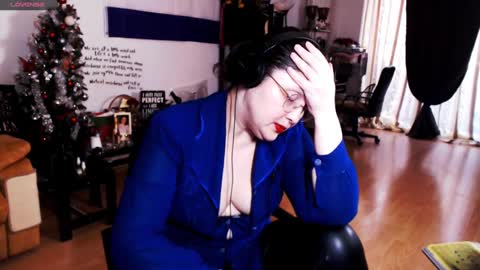Empress online show from February 18, 2:38 pm