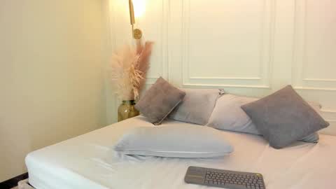 imvictoria_ online show from November 12, 9:39 pm