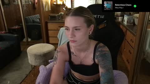 Snapshot of incognitoqueen chatting on January 28, 8:14 am Carter online show from January 28, 8:14 am