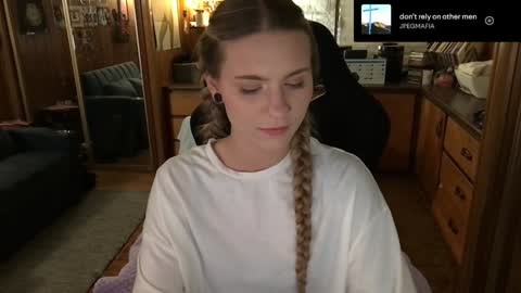 Snapshot of incognitoqueen chatting on February 6, 7:45 am Carter online show from February 6, 7:45 am
