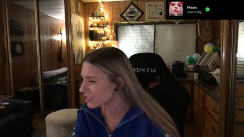 Snapshot of incognitoqueen chatting on January 6, 5:30 am Carter online show from January 6, 5:30 am