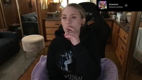 Snapshot of incognitoqueen chatting on January 15, 5:08 am Carter online show from January 15, 5:08 am