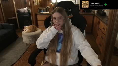 Snapshot of incognitoqueen chatting on January 3, 4:44 am Carter online show from January 3, 4:44 am