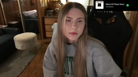 Snapshot of incognitoqueen chatting on February 11, 3:18 am Carter online show from February 11, 3:18 am