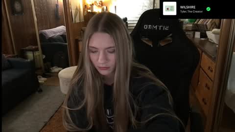 Snapshot of incognitoqueen chatting on December 28, 4:51 am Carter online show from December 28, 4:51 am