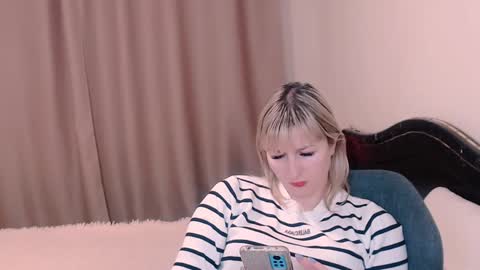 incredible_ariela online show from February 2, 1:30 pm