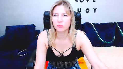 incredible_ariela online show from October 7, 9:49 am