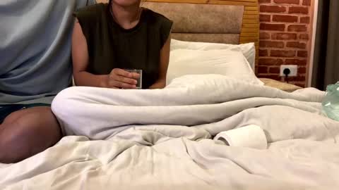 Snapshot of indian_couple247 chatting on March 11, 5:02 am new indian couple online show from March 11, 5:02 am