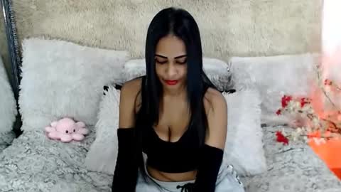 Jazmin online show from October 17, 9:30 pm