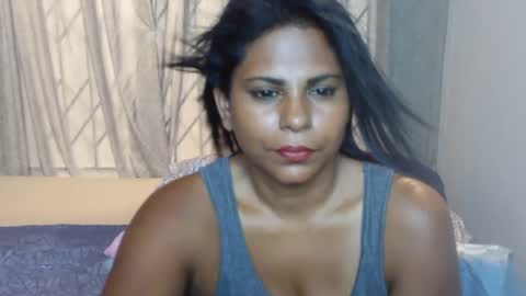 Snapshot of indiandreams_ chatting on February 25, 11:10 am Palavi online show from February 25, 11:10 am
