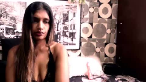 indianhoneyx online show from February 15, 6:04 am