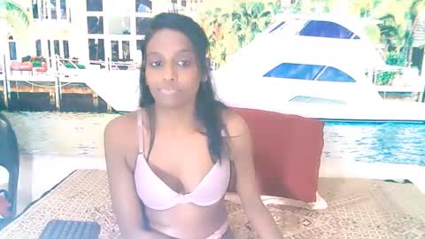 Leah online show from December 20, 1:22 pm
