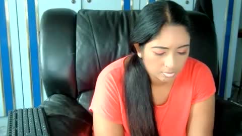 Snapshot of indianplaygal69 chatting on December 19, 9:29 am Indianpalgal69 online show from December 19, 9:29 am