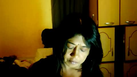 indianpleasures21 online show from March 11, 6:33 pm