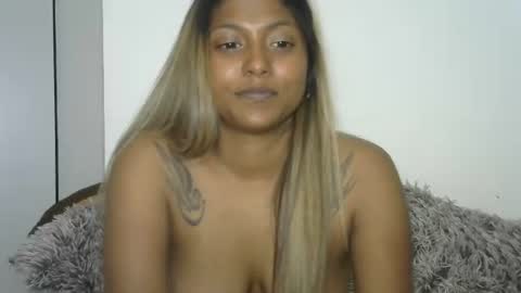 indianqtpie6 online show from September 25, 7:10 pm