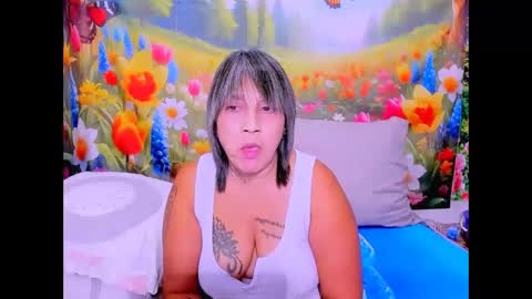 indianroxy27 online show from April 2, 9:55 pm