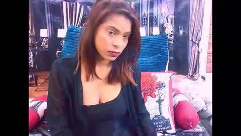 indiansexyass4u2luv online show from May 25, 5:02 am