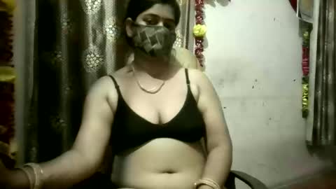indiansexyqueen online show from December 15, 6:37 pm