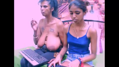 indiansexyslender4u2luv online show from February 22, 12:18 pm